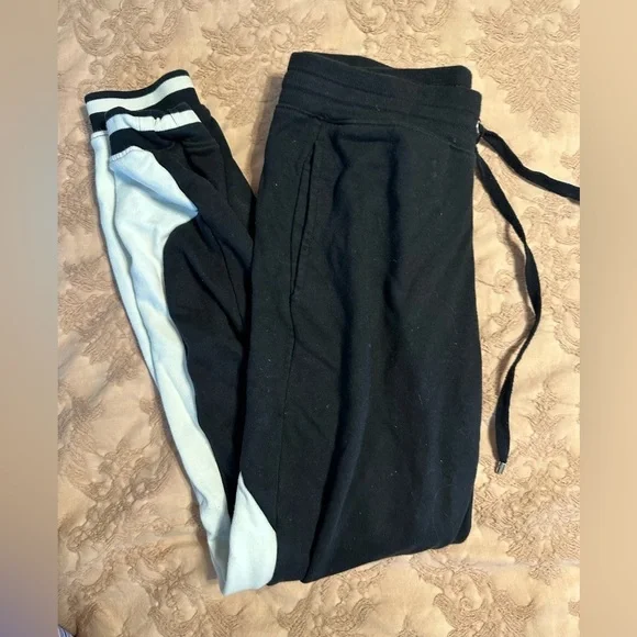 Ralph Lauren matching black and white tank, sweatpants, and jacket workout set - Picture 2 of 8